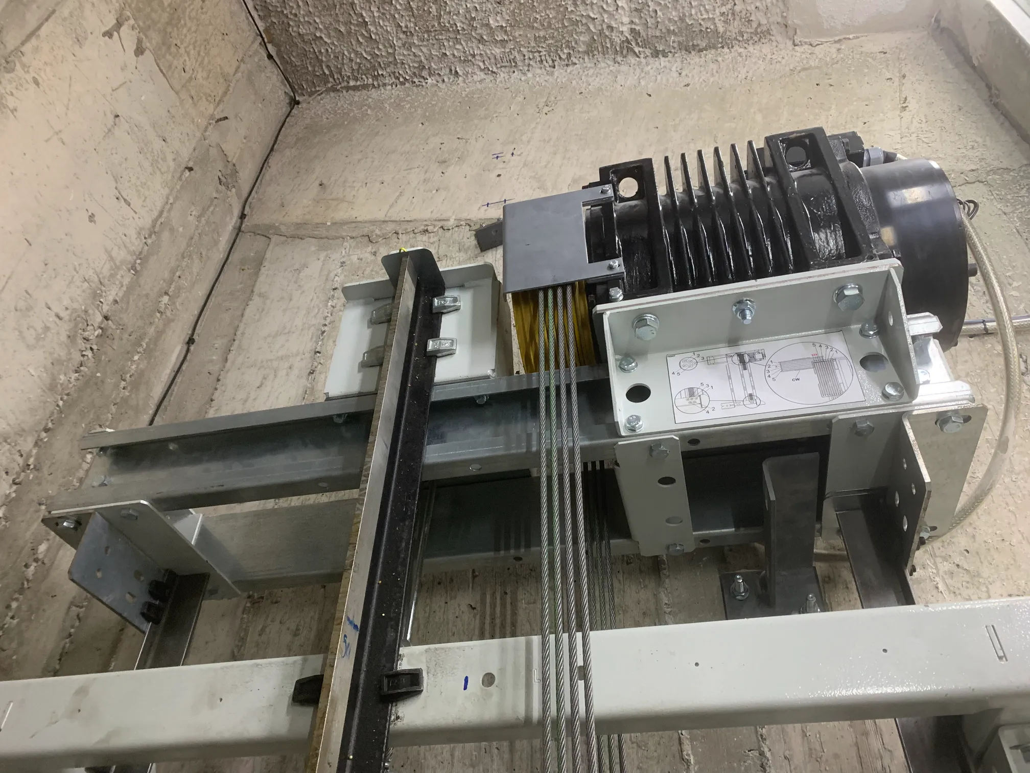 Πιστοποίηση ανελκυστήρα από διαπιστευμένο φορέα