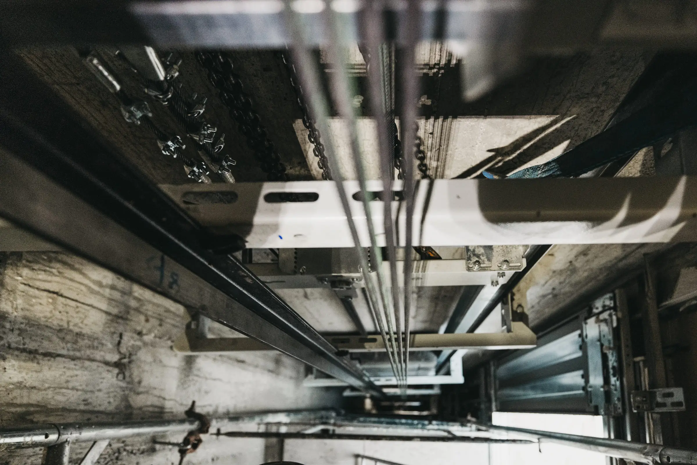 400+ Έργα Ανελκυστήρων