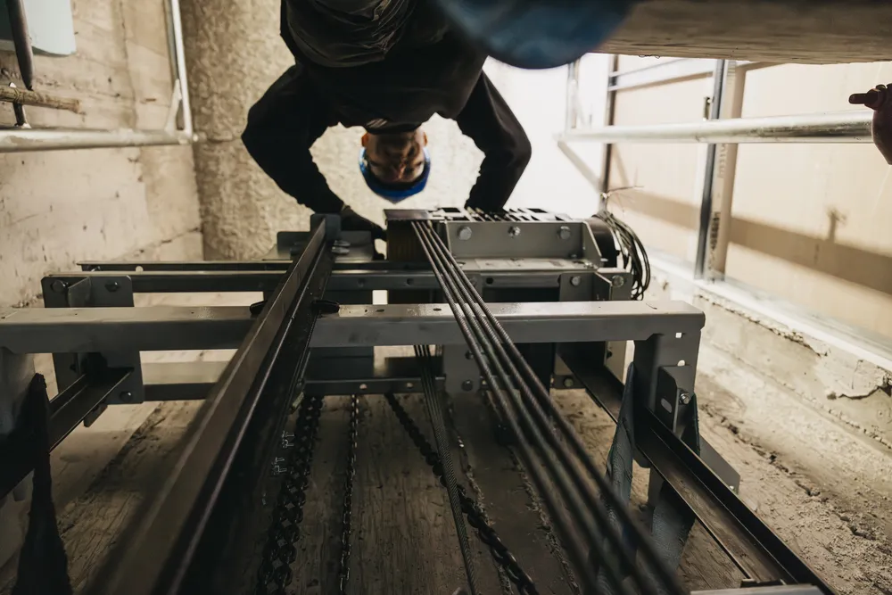 Εγκατάσταση νέου ανελκυστήρα σε πολυκατοικία Θεσσαλονίκη